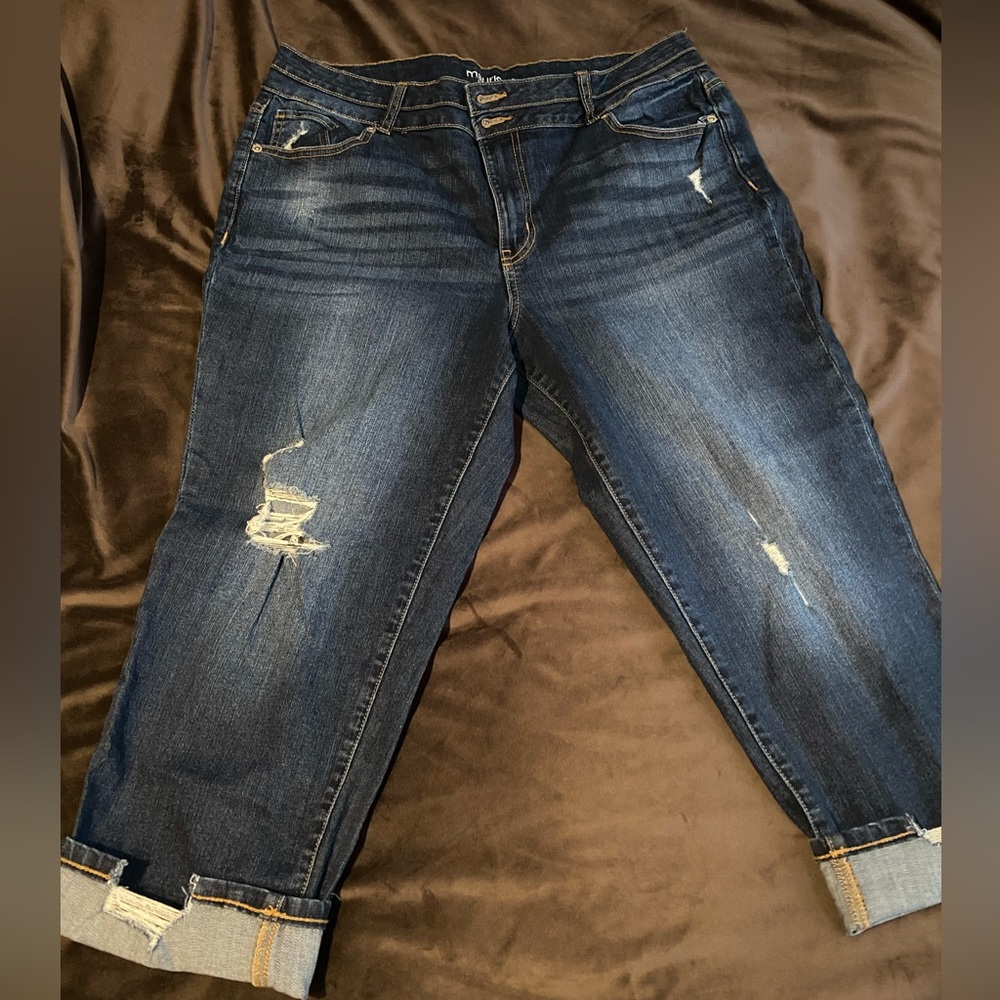 Maurices High rise Capris, Size 16